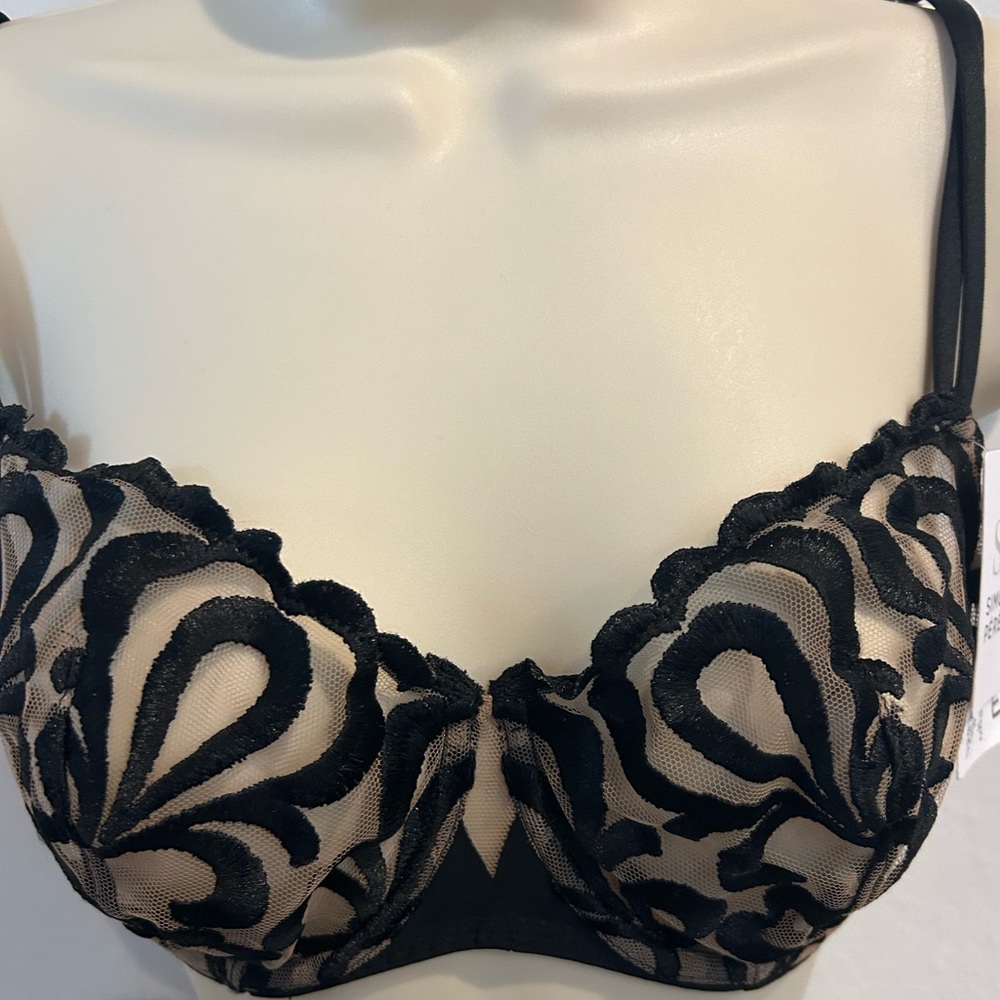 Simone Perele Java Lace Demi Cup Bra 32E. NWT. Matching panty sold separately.